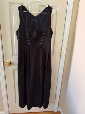 Sleeveless Black Midi Dress with Hook-Accent Bodice